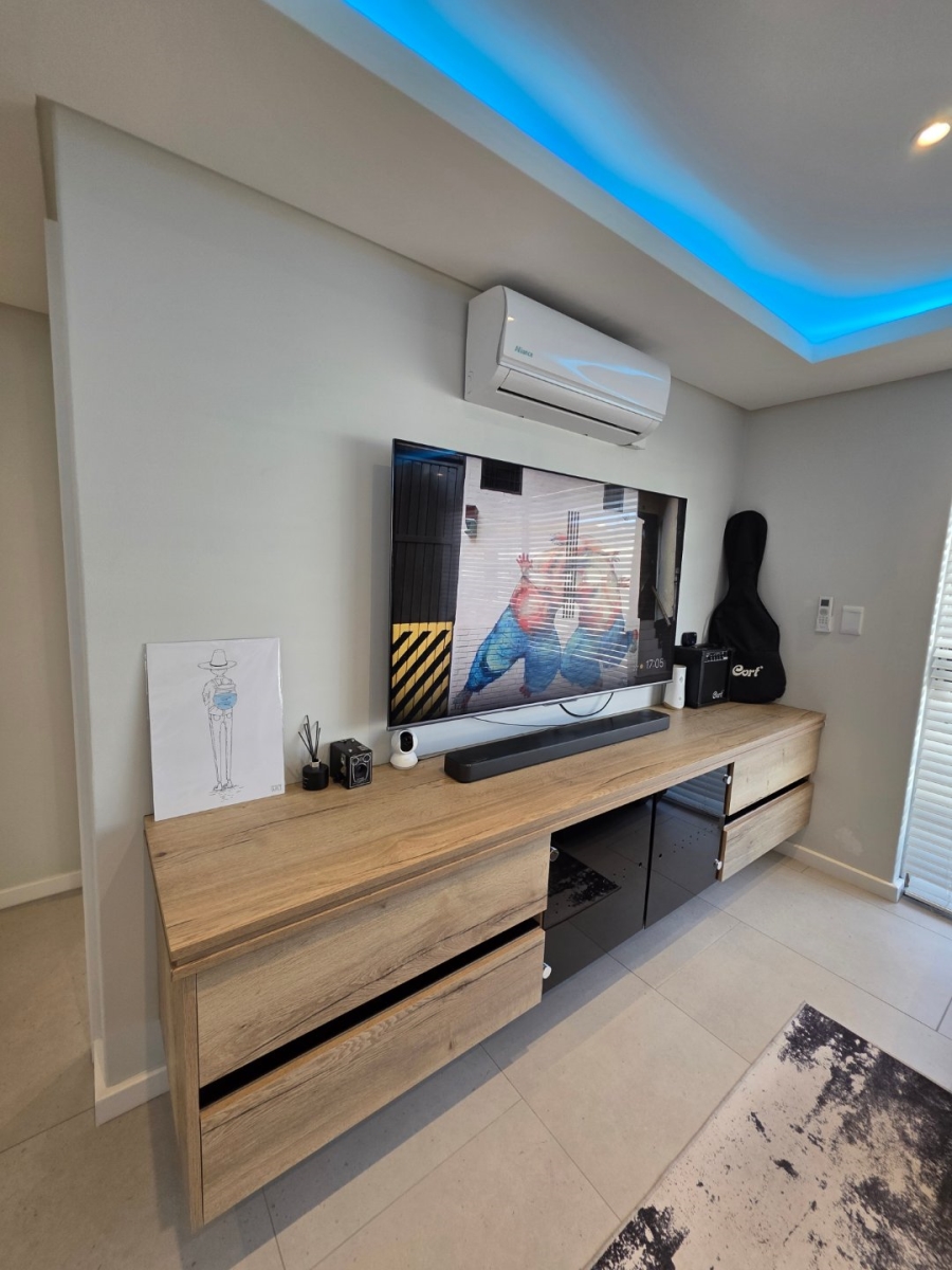 2 Bedroom Property for Sale in Lansdowne Western Cape